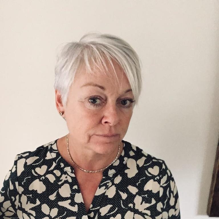 Søger veninde til hygge og snak