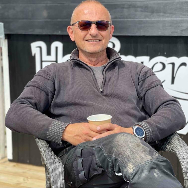 Sejle ⛵️, fiske 🛥️, musik, film.