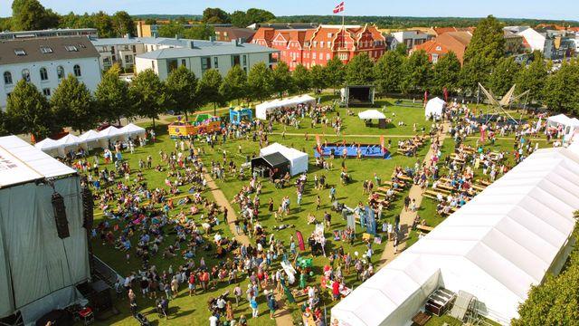 Luftbillede over festivalplads